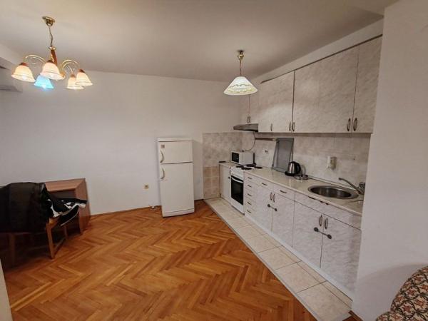 Slika 5 - Trosoban, 85m2, Spens Novi Sad Novi Sad, sa terasom, ima lift