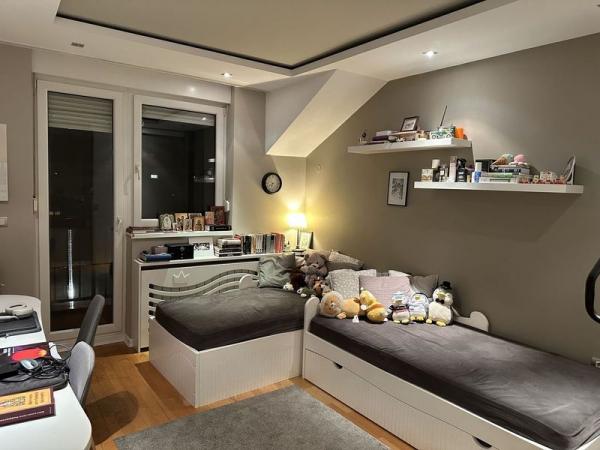 Slika 1 - Četvoroiposoban, 134m2, Grbavica Novi Sad, sa terasom, ima lift