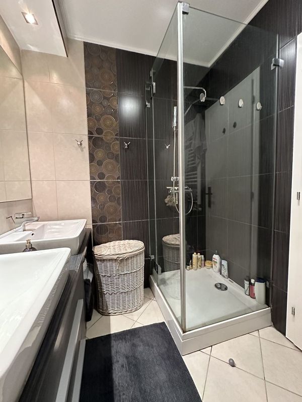 Slika 2 - Četvoroiposoban, 134m2, Grbavica Novi Sad, sa terasom, ima lift