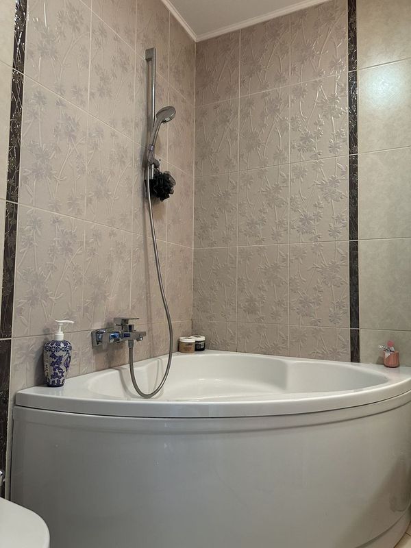 Slika 3 - Četvoroiposoban, 134m2, Grbavica Novi Sad, sa terasom, ima lift