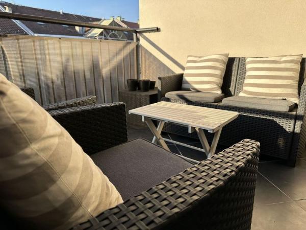 Slika 5 - Četvoroiposoban, 134m2, Grbavica Novi Sad, sa terasom, ima lift