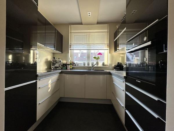 Slika 7 - Četvoroiposoban, 134m2, Grbavica Novi Sad, sa terasom, ima lift