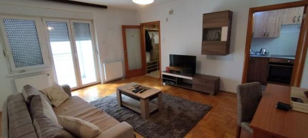 Slika 6 - Dvosoban stan na Podbari!