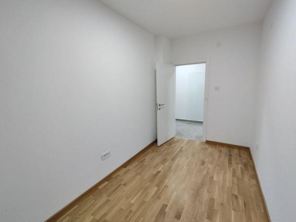 Slika 6 - Trosoban, nov, neuseljavan, Avijacija! š. 542595