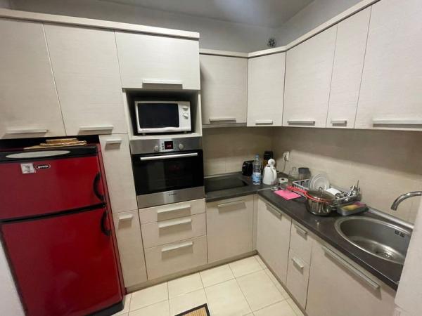 Slika 10 - Troiposoban, Bulevar oslobođenja Novi Sad, sa terasom, ima lift