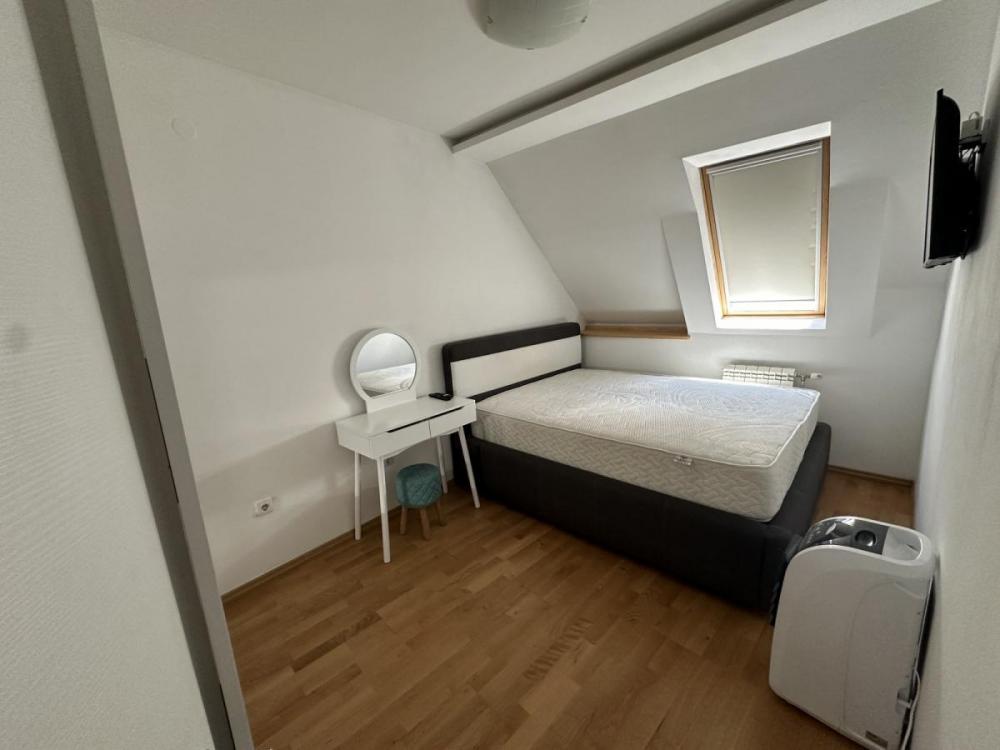 Slika 6 - Stan u centru sa garažnim mestom