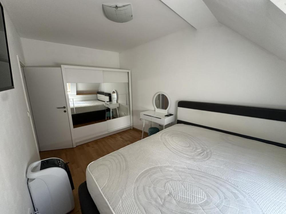 Slika 5 - Stan u centru sa garažnim mestom