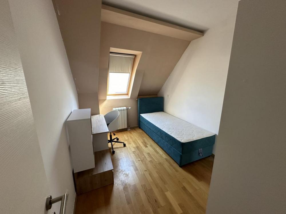 Slika 8 - Stan u centru sa garažnim mestom