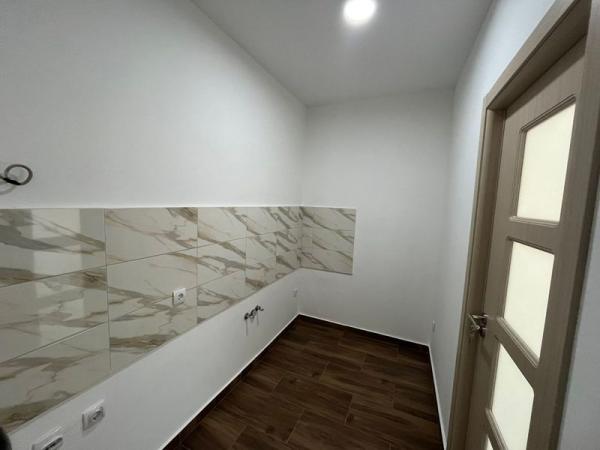 Slika 6 - Pariske komune, jednoiposoban, renoviran 