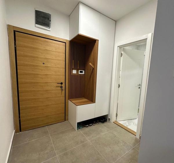 Slika 2 - Predstavljamo Vam nov, luksuzno namešten dvosoban stan na Avijaciji -43m2 Šifra: 543381