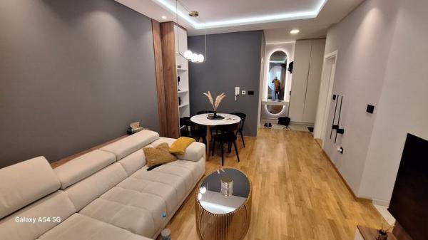 Glavna slika -Luksuzan dvosoban stan u Cara Dušana! Šifra: 543315