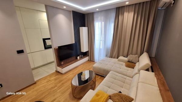 Slika 2 - Luksuzan dvosoban stan u Cara Dušana! Šifra: 543315