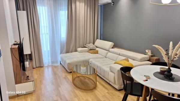 Slika 1 - Luksuzan dvosoban stan u Cara Dušana! Šifra: 543315