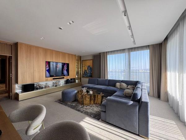 Glavna slika -Lux-namešten+2 garže+2 p.mesta