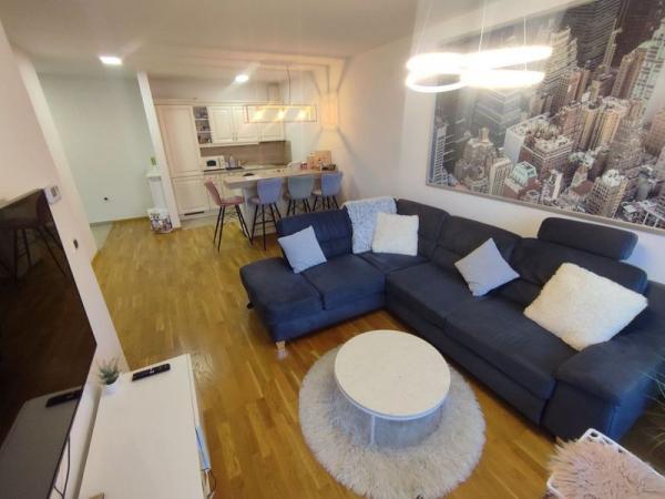 Glavna slika -Dvoiposoban stan na Bulevaru Patrijarha Pavla