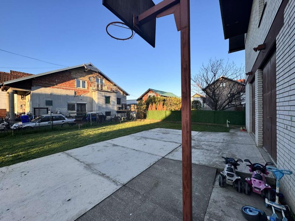 Slika 9 - Fenomenalan sa tri spavaće sobe, veoma svetao i komforan! 91m2