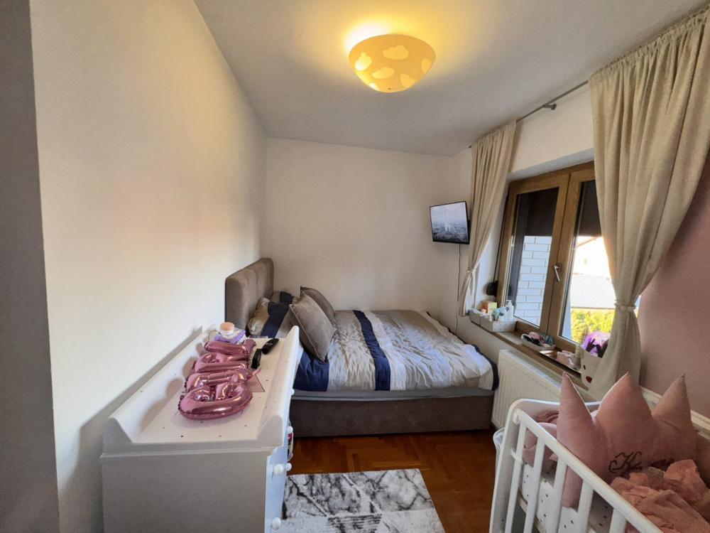 Slika 2 - Fenomenalan sa tri spavaće sobe, veoma svetao i komforan! 91m2