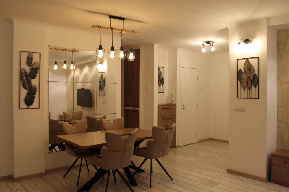 Glavna slika -Trosoban stan na Bulevaru kralja Petra I