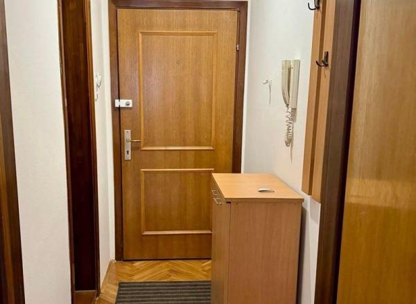 Slika 2 - Fenomenalna garsonjera, Bulevar! 