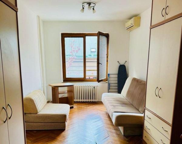 Slika 4 - Fenomenalna garsonjera, Bulevar! 