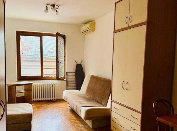 Glavna slika -Fenomenalna garsonjera, Bulevar! 