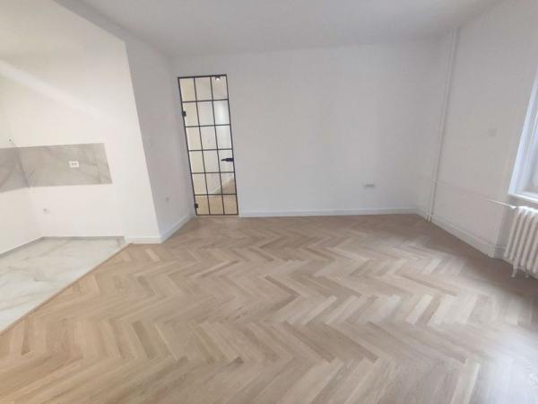 Slika 5 - Izuzetan stan na Keju! Luks! 