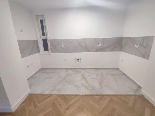 Slika 6 - Izuzetan stan na Keju! Luks! 