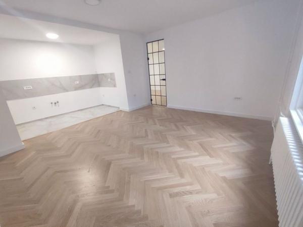 Slika 7 - Izuzetan stan na Keju! Luks! 