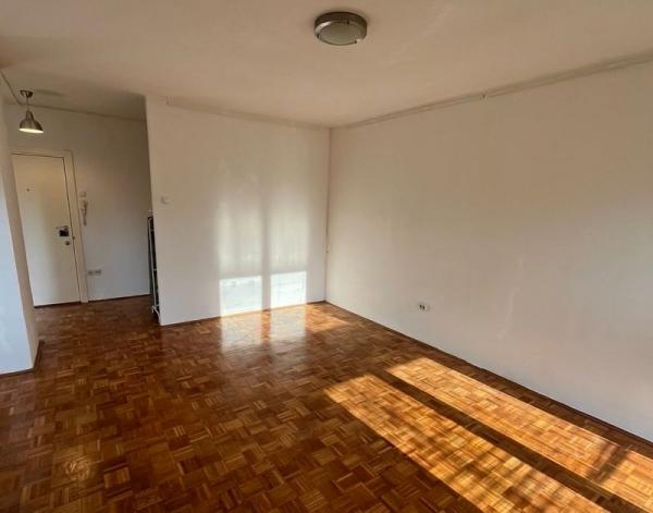 Slika 6 - Trosoban, 7m2, Liman 1 Novi Sad, sa terasom, ima lift