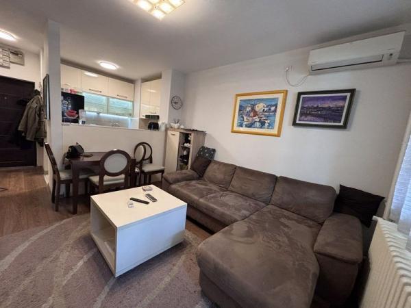 Glavna slika -Strukturno odličan stan na Novoj Detelinari