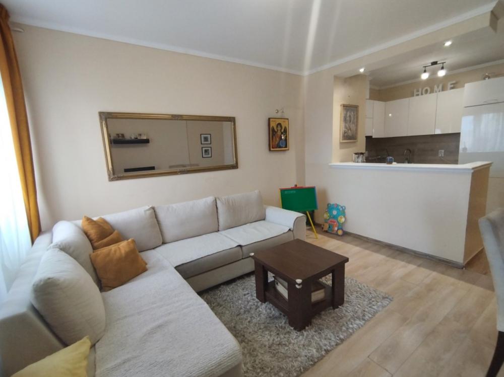 Slika 2 - Kompletno namešten dvoiposoban, Železnička stanica!