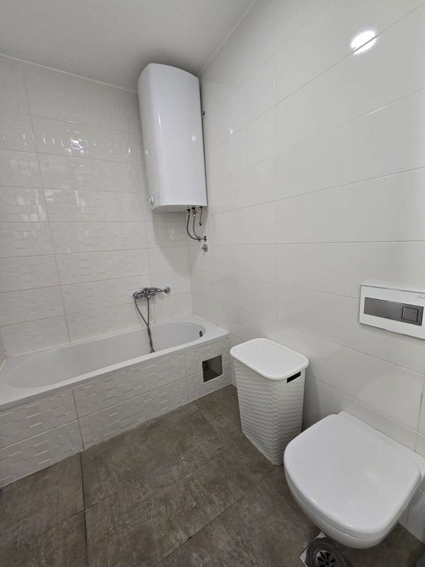 Slika 0 - TRoiposoban stan na Podbari