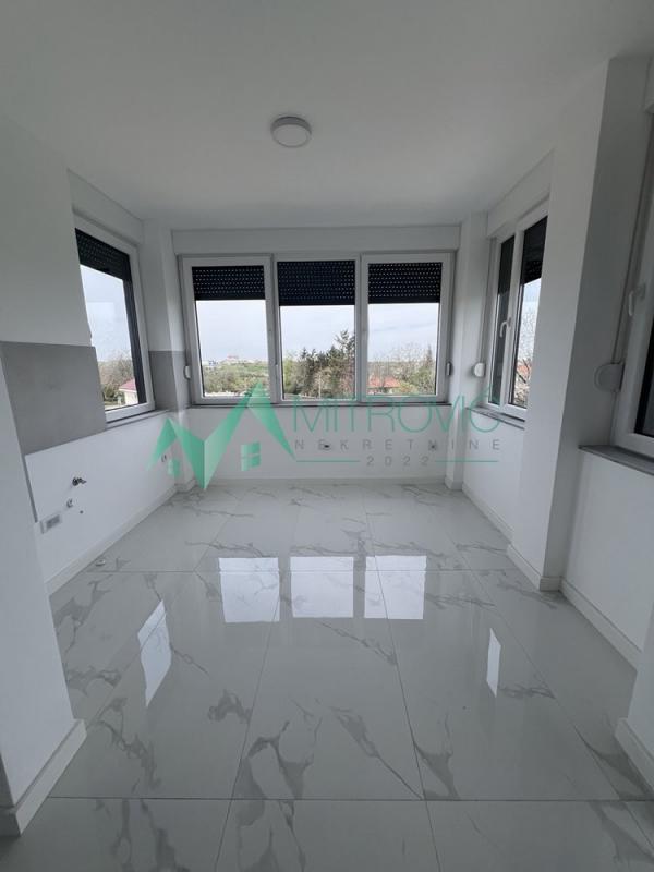 Slika 6 - Penthouse stan sa krovnom terasom i bazenom - RETKO U PONUDI! 