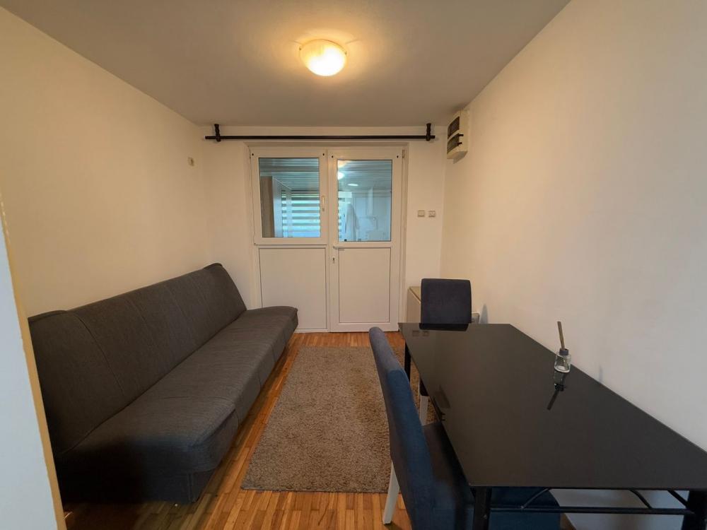 Slika 1 - Interesantan dvorišni duplex.