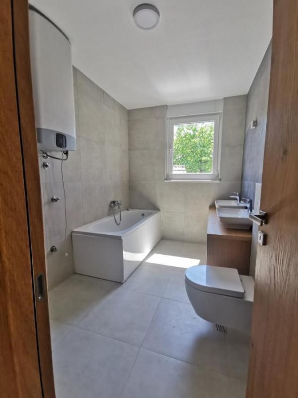 Slika 8 - Četvorosoban Penthaus 124m Sr. Kamenica