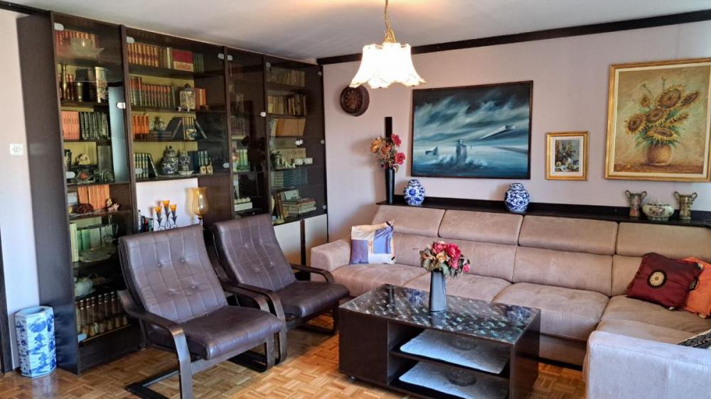 Slika 2 - Troiposoban stan na Limanu 4