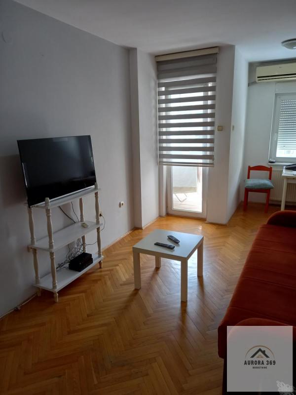 Slika 2 - NOVI SAD, CARA DUŠANA, JEDNOSOBAN, 45m2