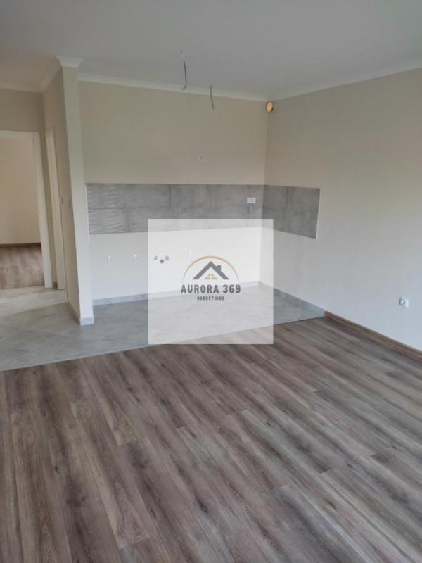 Slika 2 - NOVI SAD - NOVIJI DVOSOBAN STAN - USELJIVO