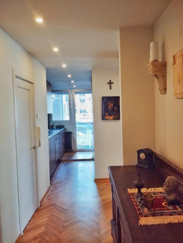 Slika 8 - Trosoban stan na Limanu 4