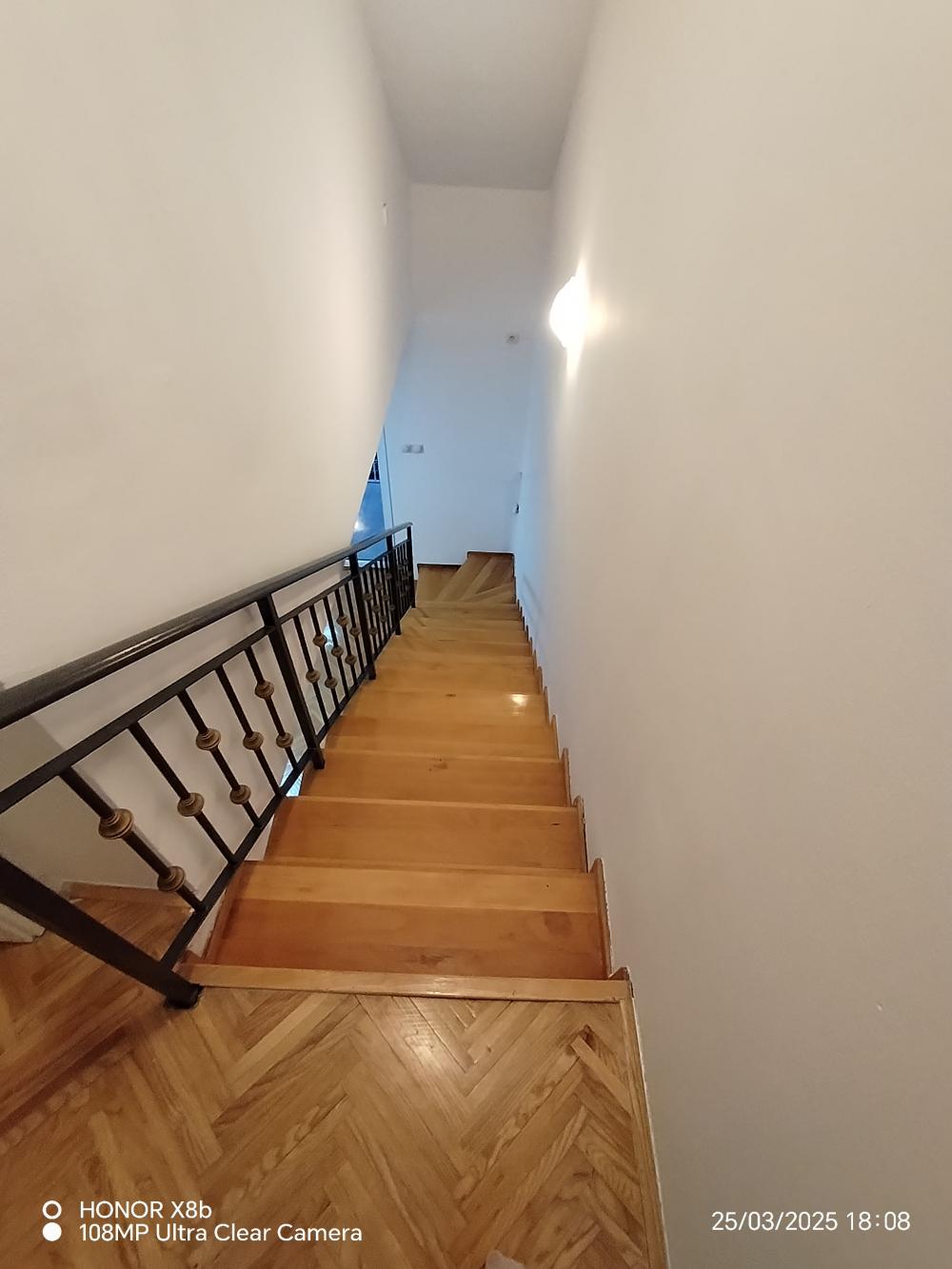 Slika 9 - Dvosoban, 54m2, Hadži Ruvimova Novi Sad, sa terasom, ima lift