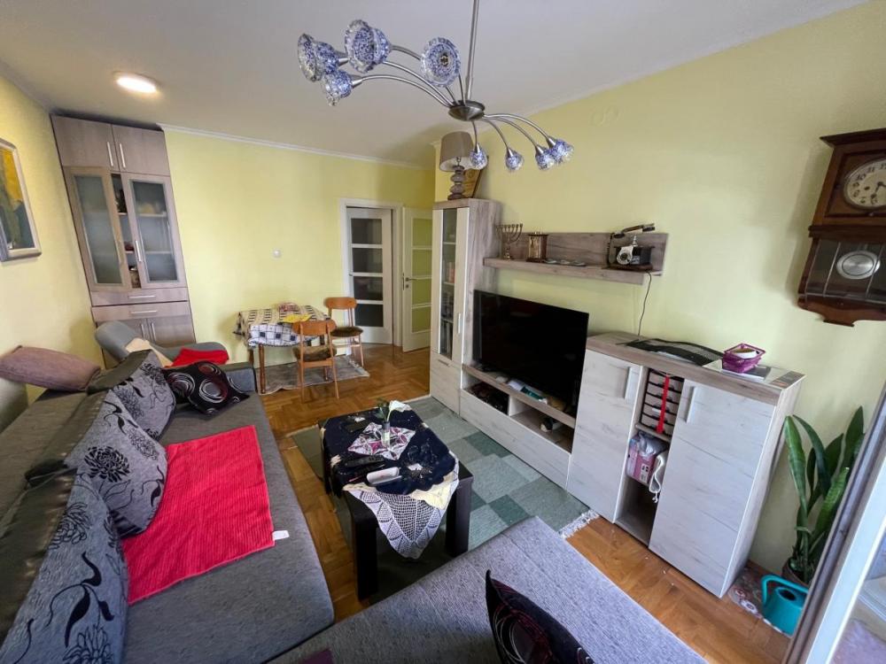 Slika 2 - Dvoiposoban stan 56m Nova Detelinara J.Veselinovića