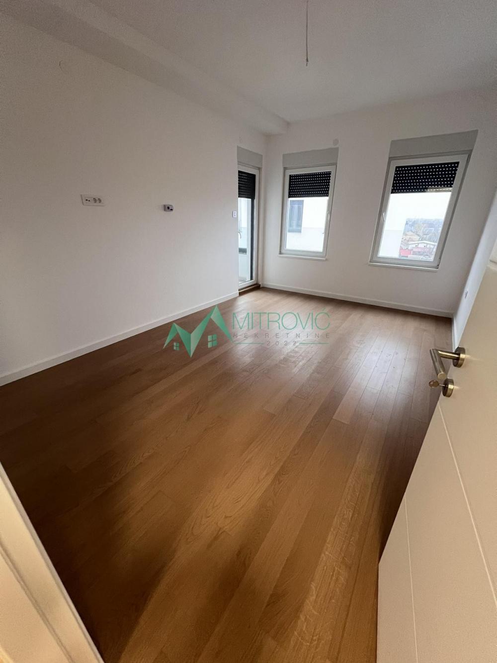 Slika 4 - Novi Sad, Salajka - Odličan četvorosoban stan - za kupce prve nekretnine povrat PDV-a 