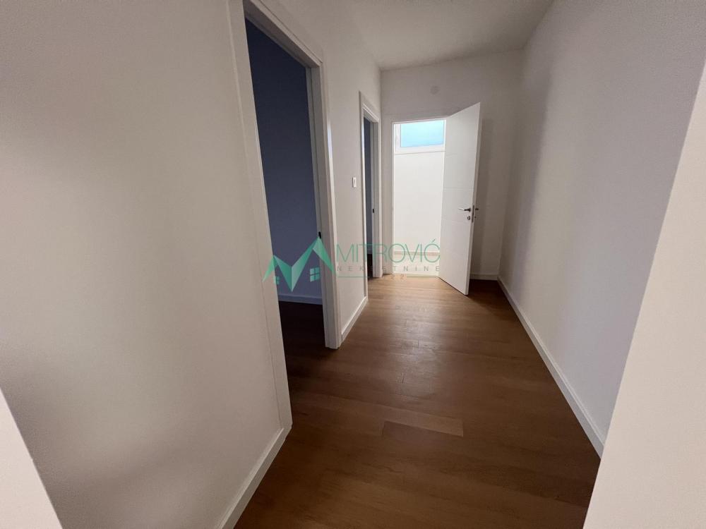 Slika 8 - Novi Sad, Salajka - Odličan četvorosoban stan - za kupce prve nekretnine povrat PDV-a 