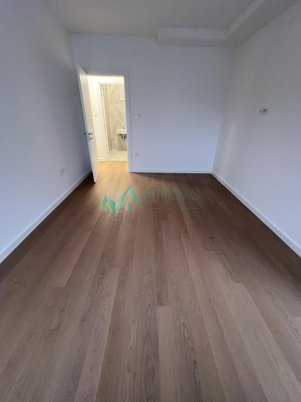 Slika 7 - Novi Sad, Salajka - Odličan četvorosoban stan - za kupce prve nekretnine povrat PDV-a 