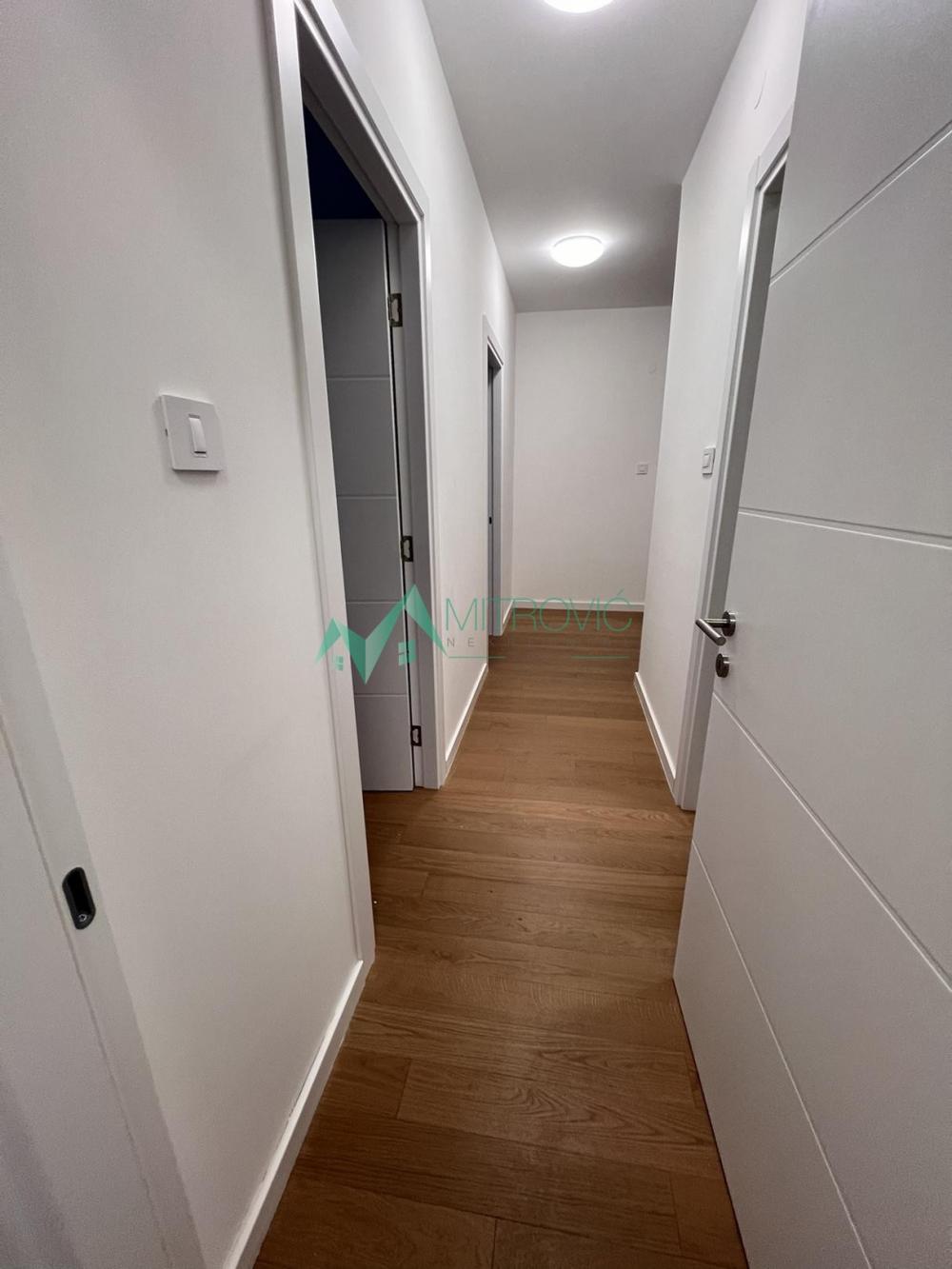 Slika 3 - Novi Sad, Salajka - Odličan četvorosoban stan - za kupce prve nekretnine povrat PDV-a 