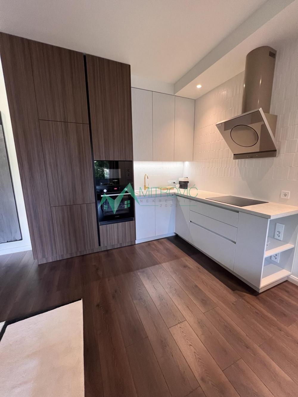 Slika 5 - Novi Sad, Centar - Odličan, kompletno renoviran  trosoban stan od 85m2 