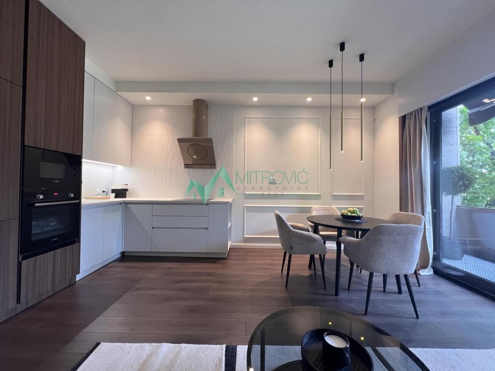 Slika 2 - Novi Sad, Centar - Odličan, kompletno renoviran  trosoban stan od 85m2 