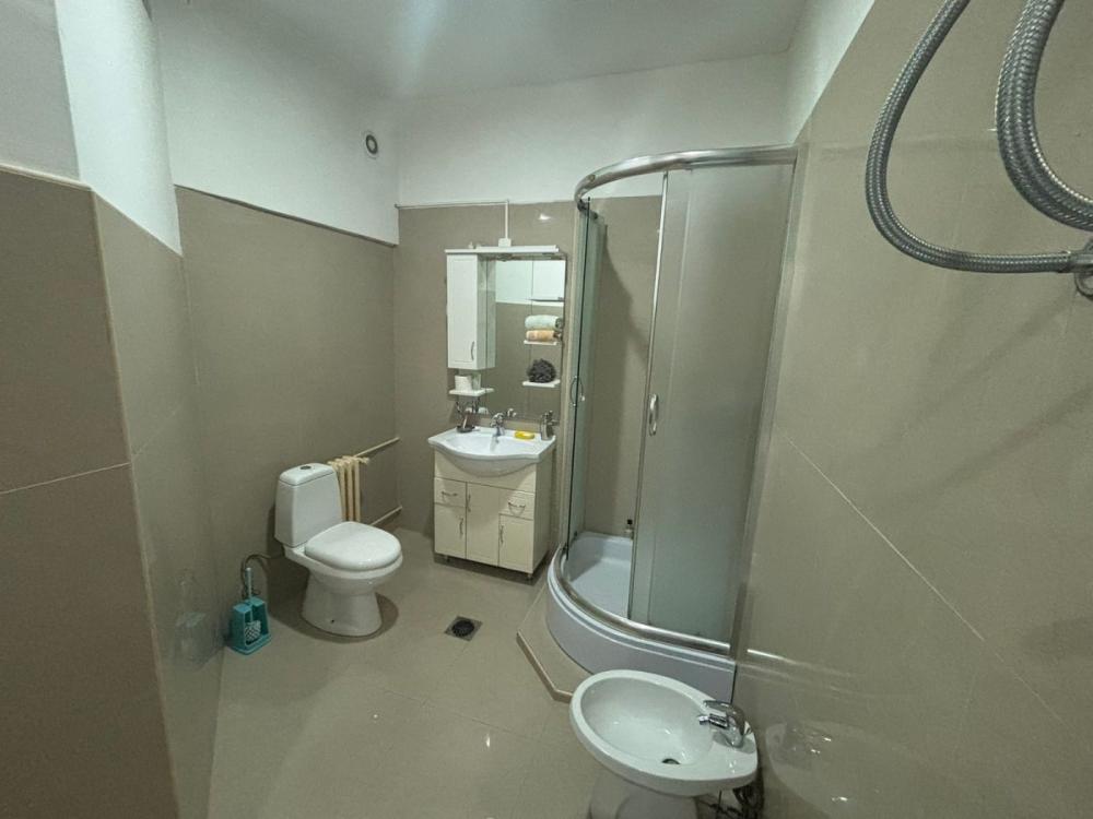 Slika 7 - Dvoiposoban, 63m2, Novi Sad centar Novi Sad, sa terasom, ima lift