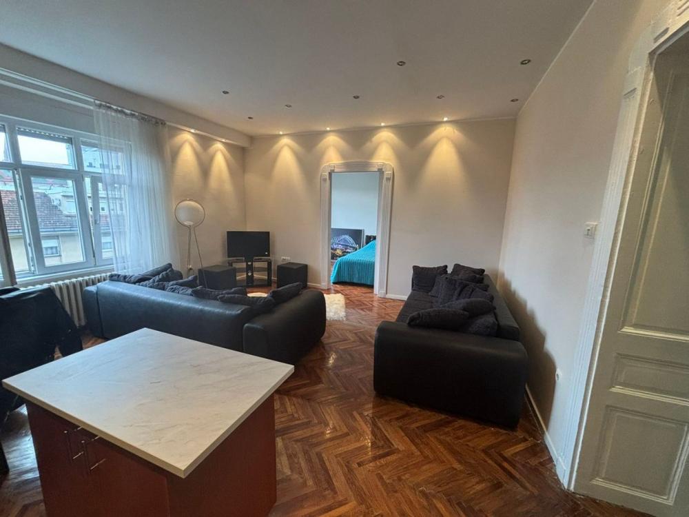 Slika 11 - Dvoiposoban, 63m2, Novi Sad centar Novi Sad, sa terasom, ima lift