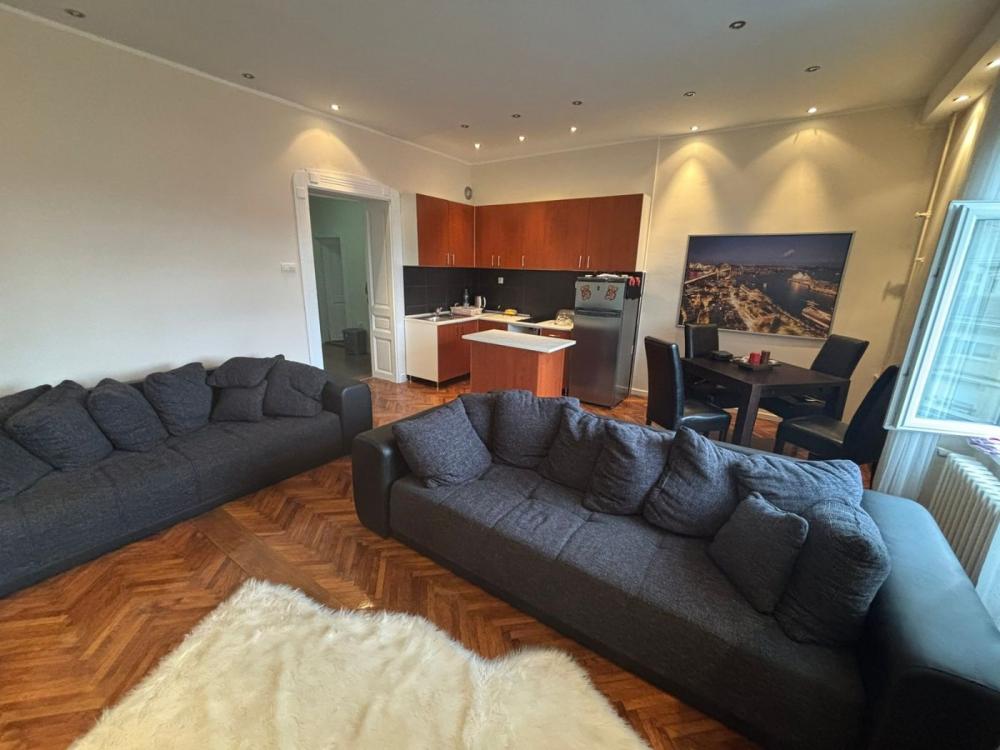 Slika 8 - Dvoiposoban, 63m2, Novi Sad centar Novi Sad, sa terasom, ima lift